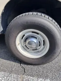 値下げしました265/70R16 スタットレスタイヤ ホイール付き プラドSUVのサムネイル