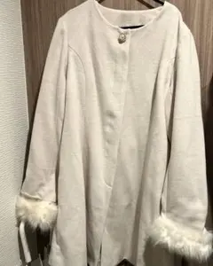 dazzlin アイボリー ファー付き　ノーカラーコート