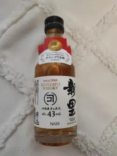 新里ウイスキー SHINZATO WHISKY 200ml【未開栓】のサムネイル