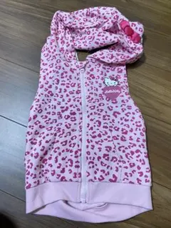 新品未使用　しまむら　キティちゃん　フード付きベスト　130㎝