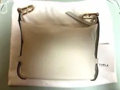 極美品 フルラ ミアノヴァ アーチロゴ ワンショルダーバッグ レザー