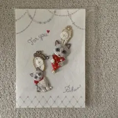 ラカム　立体刺繍　ツンデレキャット ボタンブローチ