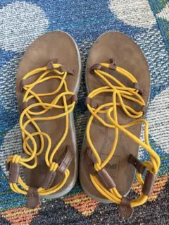 Teva スポーツサンダル ブラウン イエローのサムネイル