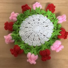 花 モチーフのかぎ針編み コースター