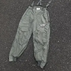 実物 US AIR FORCE 防寒オーバーパンツ／ミリタリー放出品 38 実物 US AIR FORCE 防寒オーバーパンツ／ミリタリー放出品 38 - メルカリ