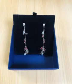 可愛い　スワロフスキー Swarovski 正規品　ピンク ピアス