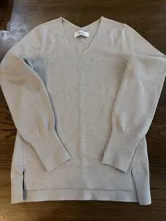 ライトグレー Vネック ニット 長袖