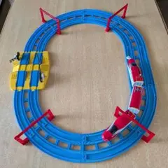 プラレール　複線レイアウト　こまち車両付き　踏切と架線柱も付きます！洗浄済