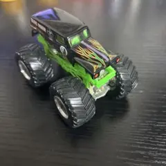 Hot Wheels Grave Digger ミニカー　モンスタートラック