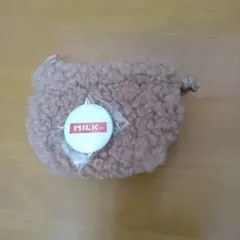 MILKFED.巾着ポーチ ボア素材 缶バッジ付きのサムネイル