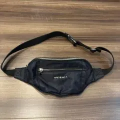 TO* by agnis b. ブラックウエストポーチ