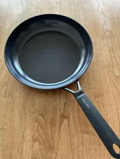 LE CREUSET ノンスティックソテーパン 20cm新品未使用 - メルカリ