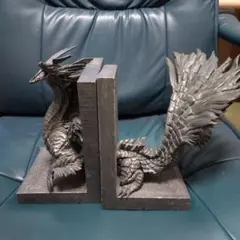 モンハン ブックスタンド ブックエンド シャンティエン天翔龍 - メルカリ