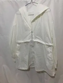 ホワイト ブルゾン