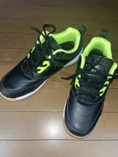 体育館シューズ