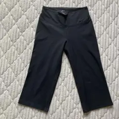 Nike DRI-FIT ブラック クロップドパンツ