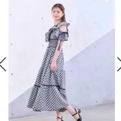 An MILLE バストフリルティアードワンピース