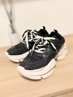 厚底スニーカー　ブラック×ホワイト　24.5cm