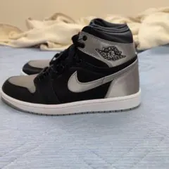 NIKE AIR JORDAN 1 HIGH OG スニーカーのサムネイル