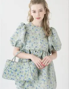 TSURU By MARIKO OIKAWA フラワー柄フリルブラウス 2025年最新】TSURU by Mariko Oikawa 花柄の人気アイテム - メルカリ