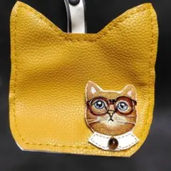 猫刺繍天然石つきブローチ