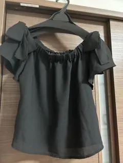 【肩リボン】オフショルトップスのサムネイル