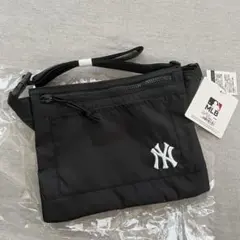 MLB ナイロンサコッシュバック NY ヤンキース ワンポイント刺繍ロゴ 黒のサムネイル