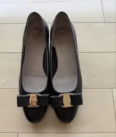 【カボスさま】Salvatore Ferragamo フェラガモVARAブラック