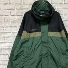 コロンビア　マウンテンパーカー　グリーンL ロゴ刺繍アウトドア1121