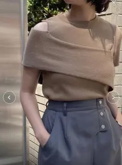 【&g'aime】アシンメトリースリーブニット　¥6,490税込　半袖　肩見せのサムネイル