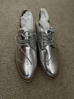 ベイクルーズ シンプリシテェ　シルバー　レースアップシューズ