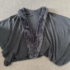 ファー付きグレー ポンチョ・ケープコート