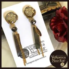 ダークフラワーピアス　ドライフラワーピアス　ハンドメイド　ピアス　黒　ブラック