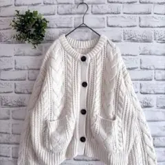 【新品】GU ジーユー★ケーブルクロップドカーディガン(M) 白 クルーネック