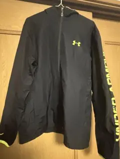 UNDER ARMOUR ウインドブレーカー