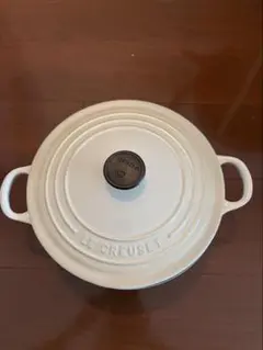LE CREUSET（ル・クルーゼ)ココット・オーバル 23cmホワイトカラー LE CREUSET（ル・クルーゼ)ココット・オーバル 23cmホワイトカラー