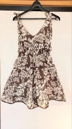 花柄ノースリーブチュニックブラウン