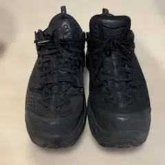 HOKAONEONE × ENGINEERED GARMENTS 靴