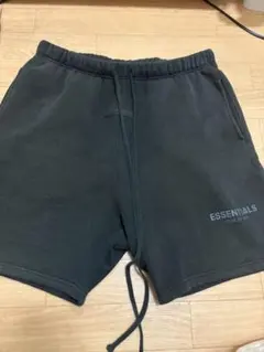 ESSENTIALS ブラックショートパンツのサムネイル