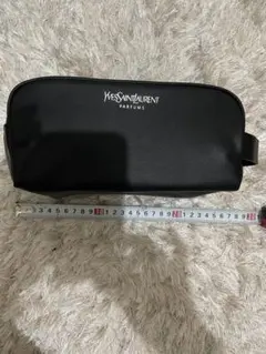 Yves Saint Laurent ブラックポーチ