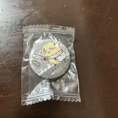 ちいかわ　くら寿司　ラッコ　缶バッジ