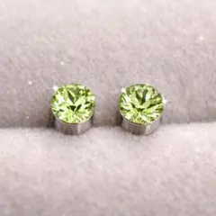 スワロフスキー チャトン pp24 ペリドット使用　ステンレス製 シルバーピアス