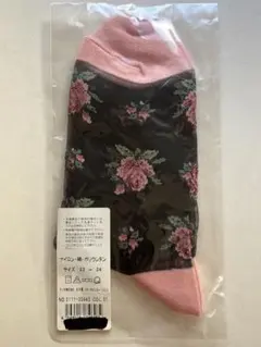 【未使用品】日本製　バラ柄 ソックス　23-24cm 黒 ピンク シアー素材のサムネイル