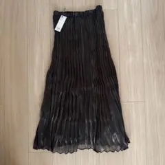 GU シャイニープリーツスカート　DARK GRAY