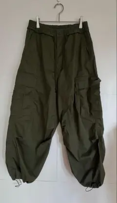 【GU】スーパーワイドカーゴパンツ　ミリタリー　ダボっと感　Sサイズ