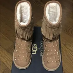 UGG✖️ジミーチュウ スタッズのムートンブーツ