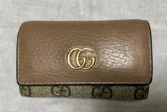 GUCCI レザーキーケース GG マーモント