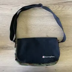 Champion ショルダーバッグ ブラック/迷彩