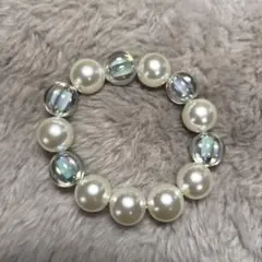 パールとクリスタルビーズのブレスレット