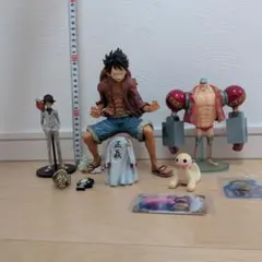 ワンピース一番くじ B賞 ルフィ＆ガープ⚠️値下げ交渉可 - メルカリ
